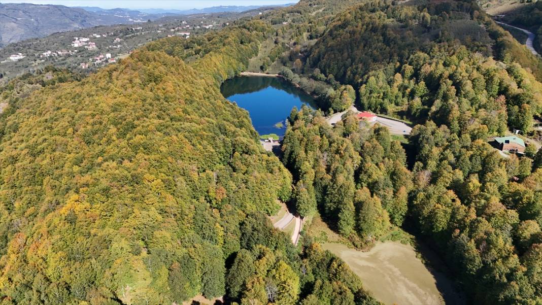 Sonbahar renkleriyle büyüleyen ünlü park rekora koşuyor 8